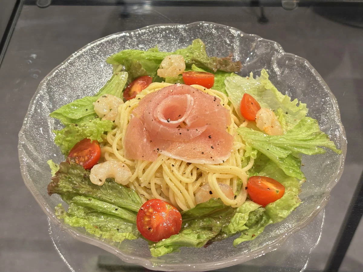 A stylish cafe & bar near Nagai Station in Sumiyoshi-ku, Osaka | IRONI