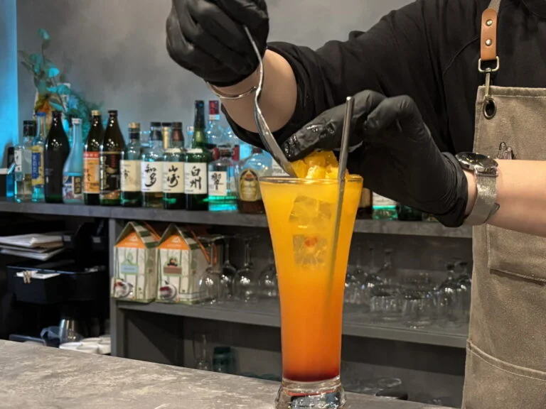 A stylish cafe & bar near Nagai Station in Sumiyoshi-ku, Osaka | IRONI